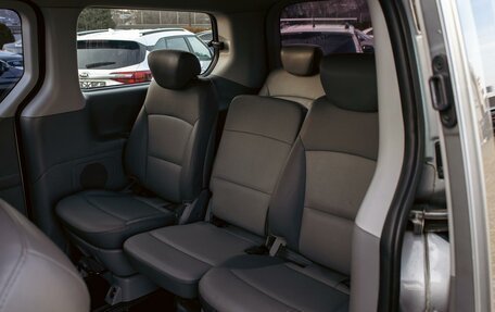 Hyundai Grand Starex Grand Starex I рестайлинг 2, 2011 год, 1 695 000 рублей, 17 фотография