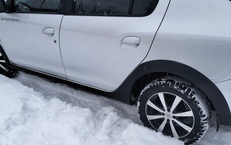 Renault Logan II, 2021 год, 950 000 рублей, 3 фотография