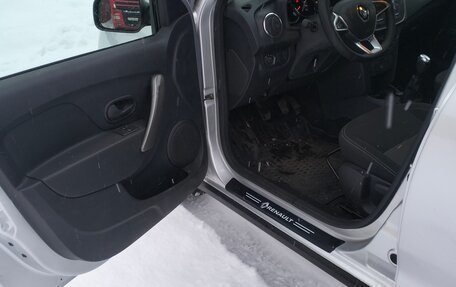 Renault Logan II, 2021 год, 950 000 рублей, 9 фотография