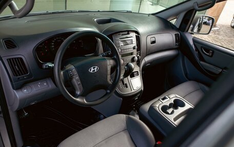 Hyundai Grand Starex Grand Starex I рестайлинг 2, 2011 год, 1 495 000 рублей, 13 фотография