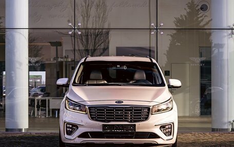 KIA Carnival III, 2020 год, 2 995 000 рублей, 2 фотография