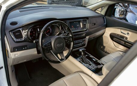 KIA Carnival III, 2020 год, 2 995 000 рублей, 13 фотография