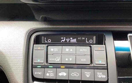 Honda Stepwgn IV, 2016 год, 1 825 000 рублей, 13 фотография