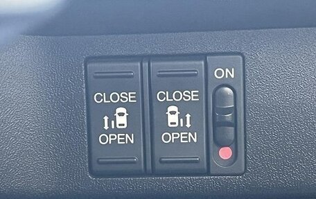 Honda Stepwgn IV, 2016 год, 1 743 000 рублей, 15 фотография