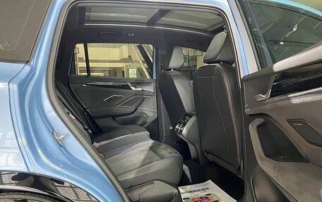 Volkswagen Tiguan, 2024 год, 4 500 000 рублей, 3 фотография