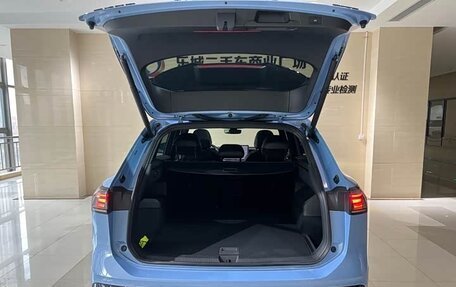 Volkswagen Tiguan, 2024 год, 4 500 000 рублей, 2 фотография