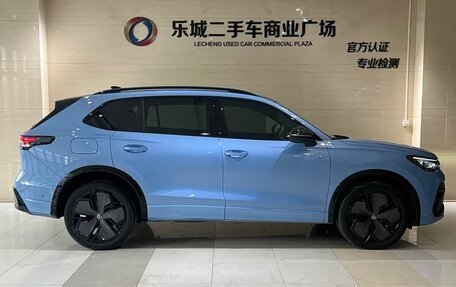 Volkswagen Tiguan, 2024 год, 4 500 000 рублей, 8 фотография