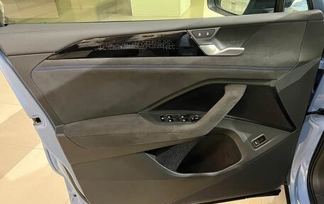 Volkswagen Tiguan, 2024 год, 4 500 000 рублей, 9 фотография