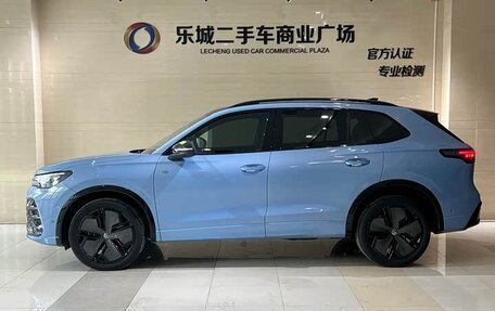 Volkswagen Tiguan, 2024 год, 4 500 000 рублей, 11 фотография