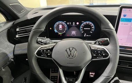 Volkswagen Tiguan, 2024 год, 4 500 000 рублей, 20 фотография