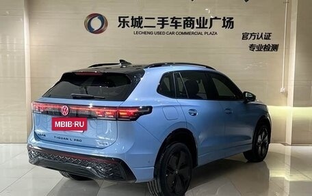 Volkswagen Tiguan, 2024 год, 4 500 000 рублей, 17 фотография