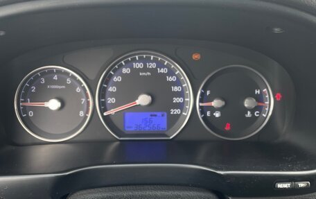 Hyundai Santa Fe III рестайлинг, 2010 год, 980 000 рублей, 10 фотография