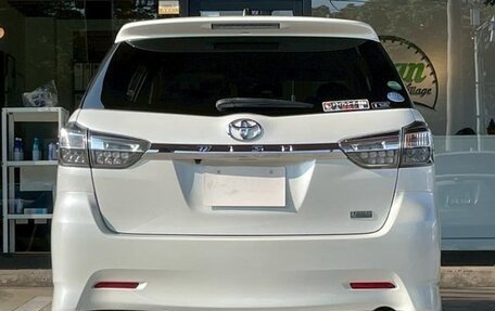 Toyota Wish II, 2011 год, 1 230 000 рублей, 2 фотография