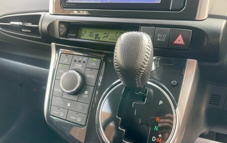 Toyota Wish II, 2011 год, 1 230 000 рублей, 14 фотография