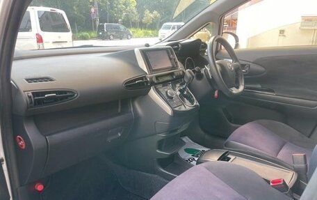 Toyota Wish II, 2011 год, 1 230 000 рублей, 24 фотография