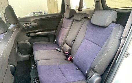 Toyota Wish II, 2011 год, 1 230 000 рублей, 27 фотография