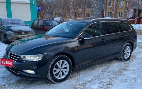 Volkswagen Passat B8 рестайлинг, 2020 год, 1 899 000 рублей, 4 фотография