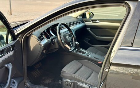 Volkswagen Passat B8 рестайлинг, 2020 год, 1 899 000 рублей, 11 фотография