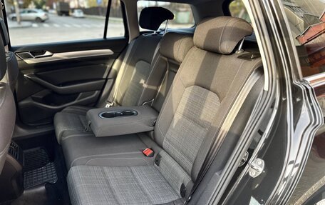 Volkswagen Passat B8 рестайлинг, 2020 год, 1 899 000 рублей, 20 фотография