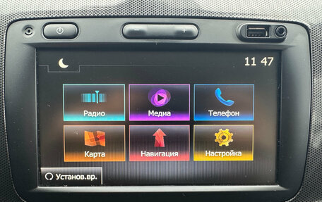 Renault Logan II, 2019 год, 1 100 000 рублей, 12 фотография