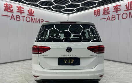 Volkswagen Touran III, 2021 год, 2 250 000 рублей, 5 фотография