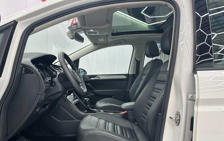 Volkswagen Touran III, 2021 год, 2 250 000 рублей, 11 фотография