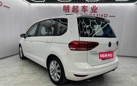 Volkswagen Touran III, 2021 год, 2 250 000 рублей, 4 фотография