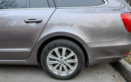 Skoda Superb III рестайлинг, 2011 год, 1 350 000 рублей, 13 фотография