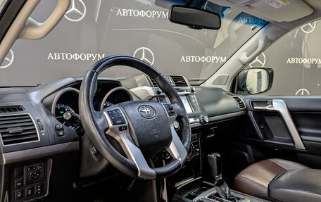 Toyota Land Cruiser Prado 150 рестайлинг 2, 2016 год, 3 590 000 рублей, 15 фотография