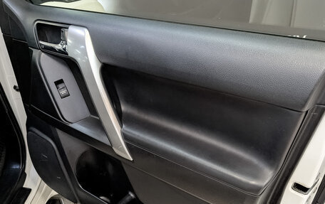 Toyota Land Cruiser Prado 150 рестайлинг 2, 2016 год, 3 590 000 рублей, 24 фотография