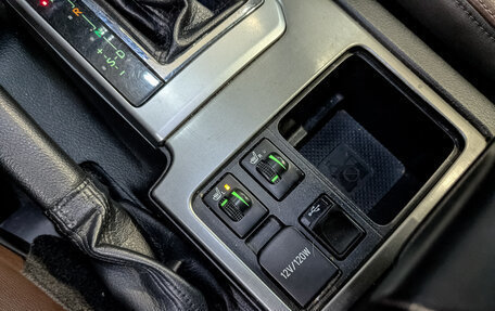 Toyota Land Cruiser Prado 150 рестайлинг 2, 2016 год, 3 590 000 рублей, 26 фотография