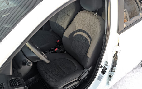 Hyundai Solaris II рестайлинг, 2015 год, 950 000 рублей, 20 фотография