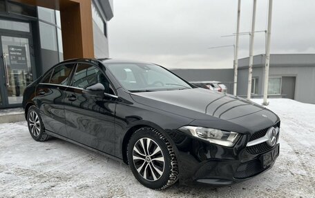 Mercedes-Benz A-Класс, 2019 год, 2 350 000 рублей, 3 фотография