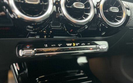 Mercedes-Benz A-Класс, 2019 год, 2 350 000 рублей, 14 фотография