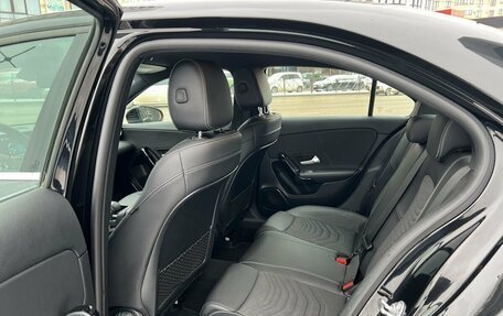 Mercedes-Benz A-Класс, 2019 год, 2 350 000 рублей, 17 фотография