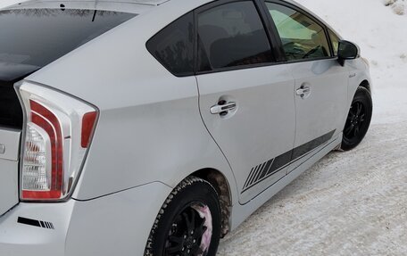 Toyota Prius, 2012 год, 1 290 000 рублей, 4 фотография