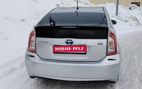 Toyota Prius, 2012 год, 1 290 000 рублей, 3 фотография