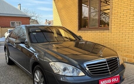Mercedes-Benz S-Класс, 2006 год, 3 200 000 рублей, 1 фотография