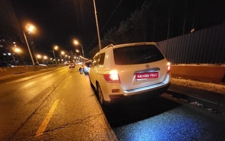 Toyota Highlander III, 2013 год, 2 300 000 рублей, 1 фотография