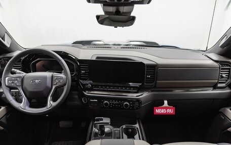 Chevrolet Silverado, 2024 год, 10 390 000 рублей, 16 фотография