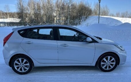 Hyundai Solaris II рестайлинг, 2012 год, 720 000 рублей, 5 фотография