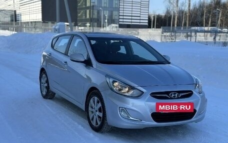 Hyundai Solaris II рестайлинг, 2012 год, 720 000 рублей, 2 фотография