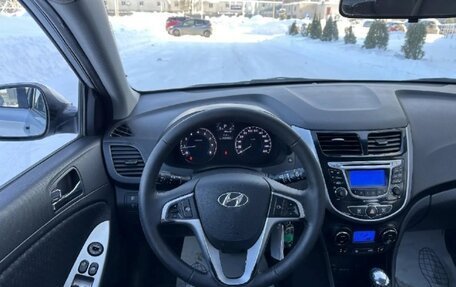 Hyundai Solaris II рестайлинг, 2012 год, 720 000 рублей, 28 фотография