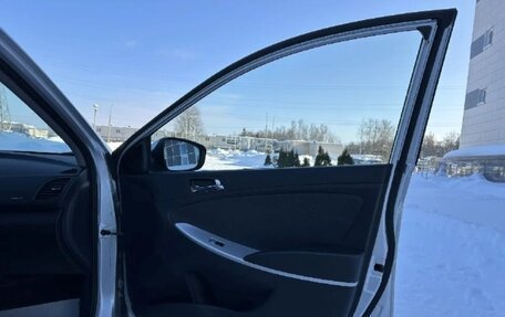 Hyundai Solaris II рестайлинг, 2012 год, 720 000 рублей, 21 фотография