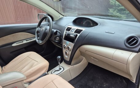 Toyota Yaris III рестайлинг, 2006 год, 519 000 рублей, 18 фотография