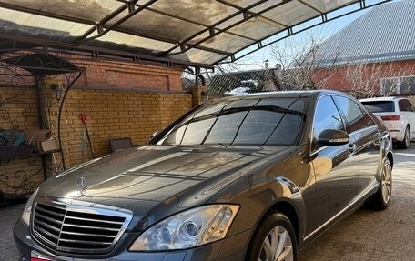 Mercedes-Benz S-Класс, 2006 год, 3 200 000 рублей, 2 фотография