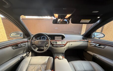 Mercedes-Benz S-Класс, 2006 год, 3 200 000 рублей, 15 фотография