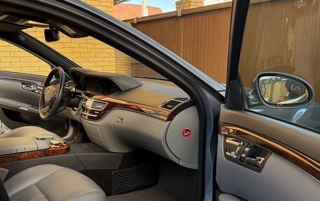 Mercedes-Benz S-Класс, 2006 год, 3 200 000 рублей, 9 фотография