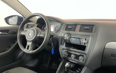 Volkswagen Jetta VI, 2012 год, 1 199 000 рублей, 13 фотография