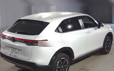 Honda Vezel, 2022 год, 2 000 000 рублей, 5 фотография